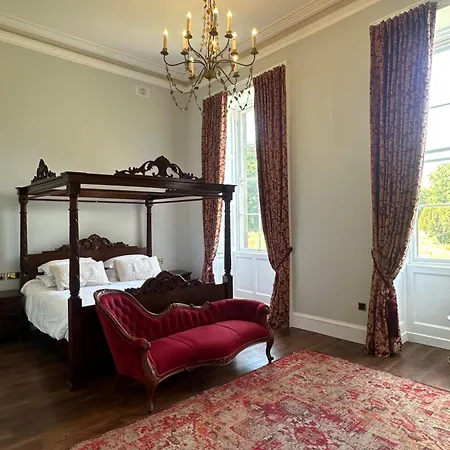 Uppercourt Manor Hotel