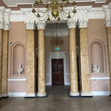 Hotel Uppercourt Manor