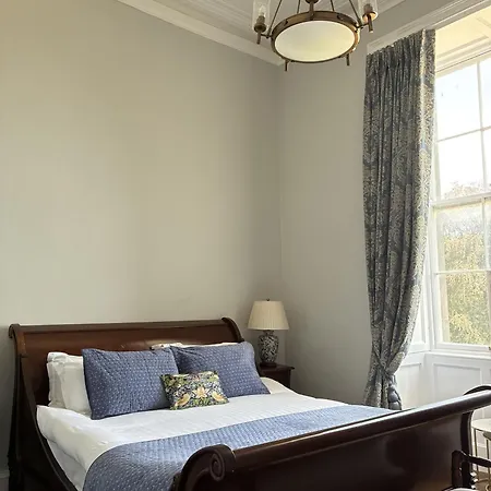 Uppercourt Manor *